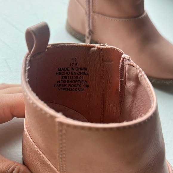 Old Navy Kids Pink Ankle Boots size 11 - Picture 2 of 6